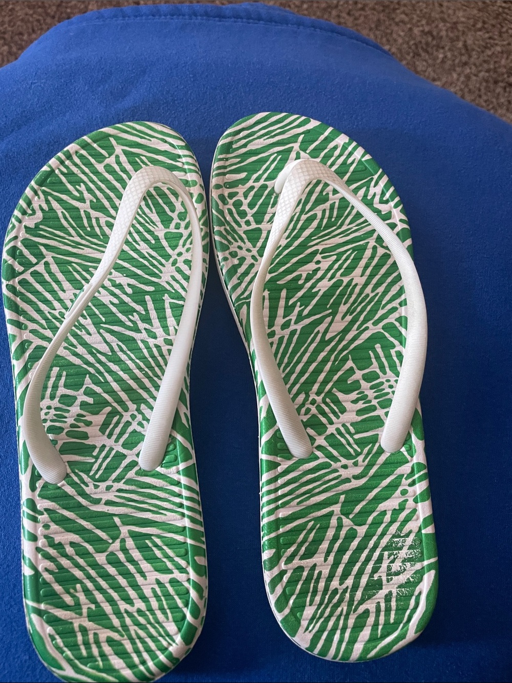 Women's Green & White Nike Patterned Flip Flops